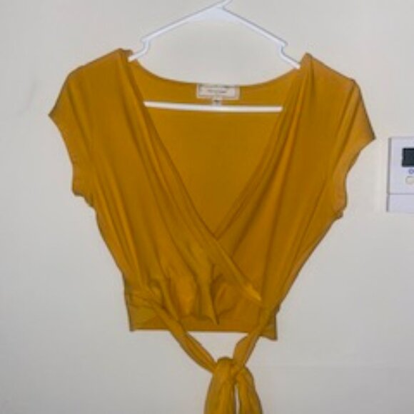 No Comment Mustard Yellow Blouse S | Short Sleeve Women's Top Like New - Picture 6 of 7